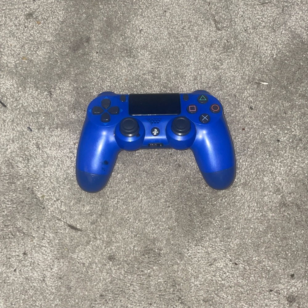 Blue ps4 controller